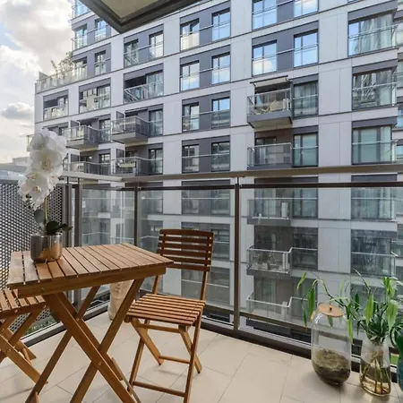 Апартаменти With Balcony *